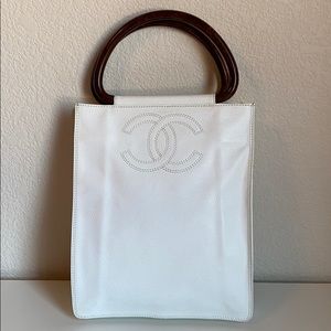 CHANEL Vintage CC white caviar top handle handbag